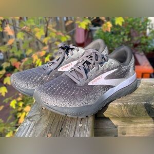 Women’s Brooks Ghost 16 Shoes Size 8.5